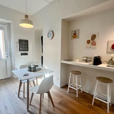 Acadamis - Maison Pino - Quadrilatero